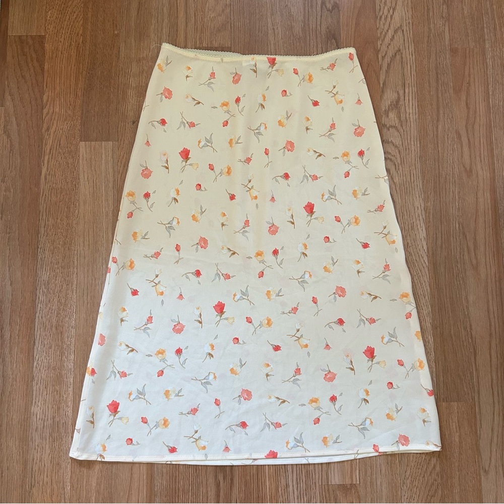 XOXO Cream Midi A-line Skirt for Casual Resort Wear